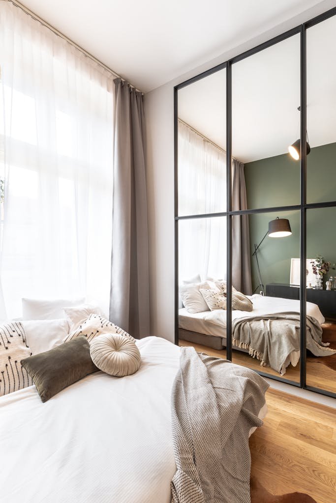 Appartement avec miroir